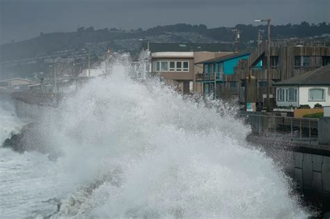 Waves rise 13 feet tall in California amid global warming: research